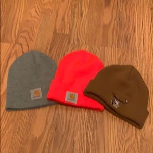 3 Toboggans/hats